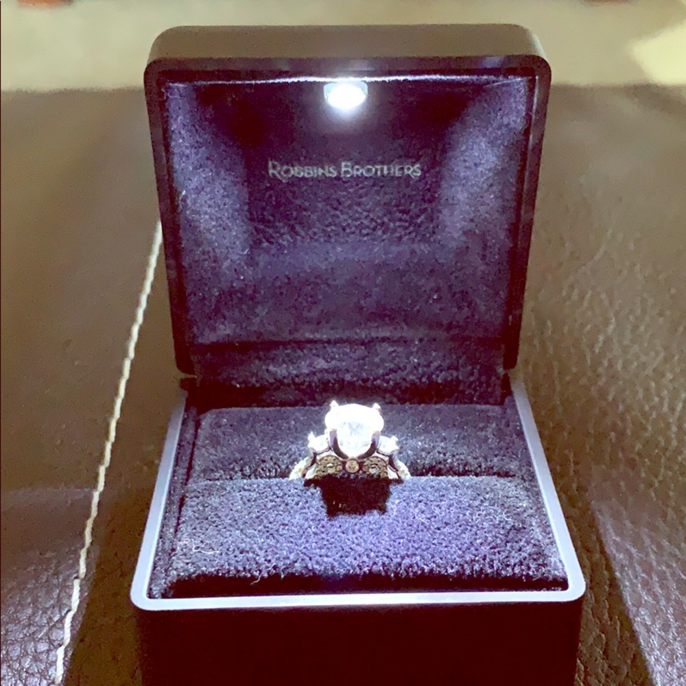 2.05 Round Brilliant diamond ring